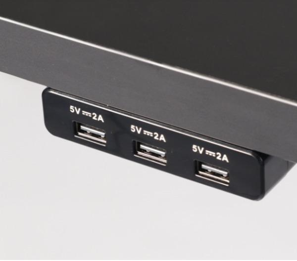 USB-Ladegerät 3-fach am ErgoWork höheverstellbaren Schreibtisch